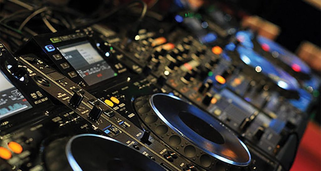 CDJs DJM Flight Cased, 2 Tips