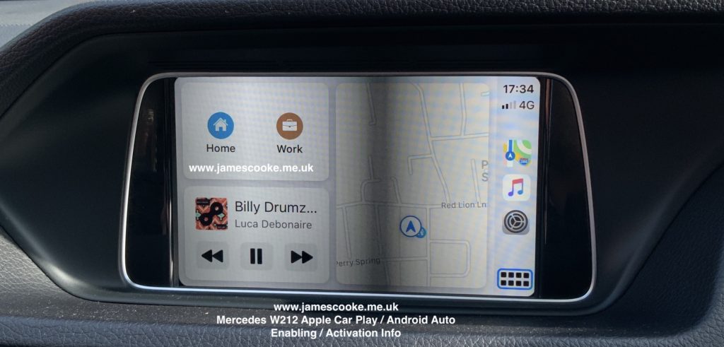 W212 E-Class Apple CarPlay in action