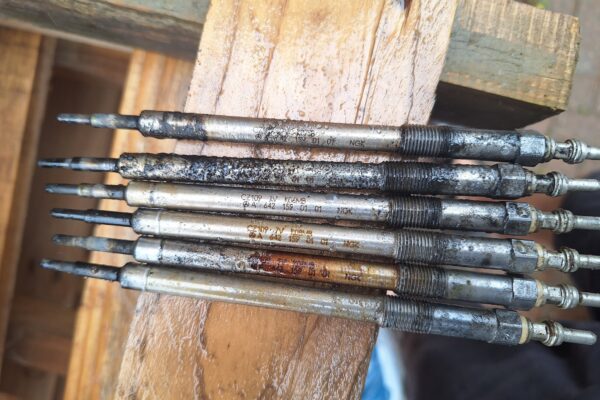 Image of glow used glow plugs from an OM642 engine