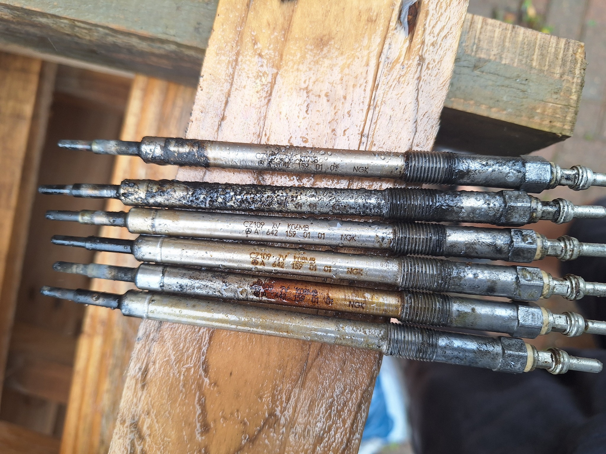 Image of glow used glow plugs from an OM642 engine